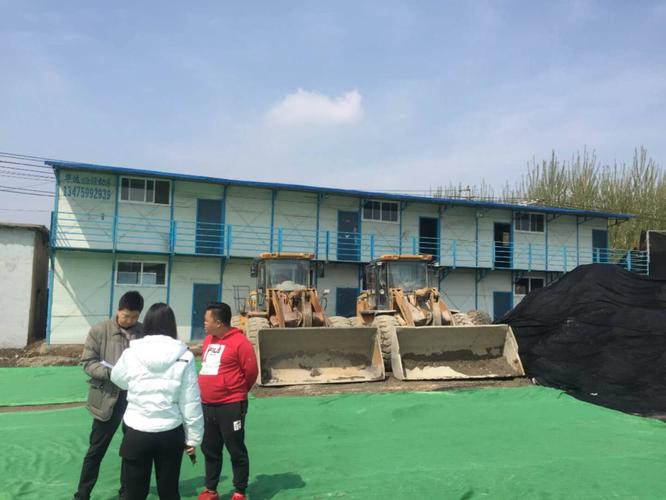 歷城區(qū)環(huán)保局項(xiàng)目科匯同專家對五家企業(yè)所報(bào)環(huán)評報(bào)告表項(xiàng)目進(jìn)行現(xiàn)場